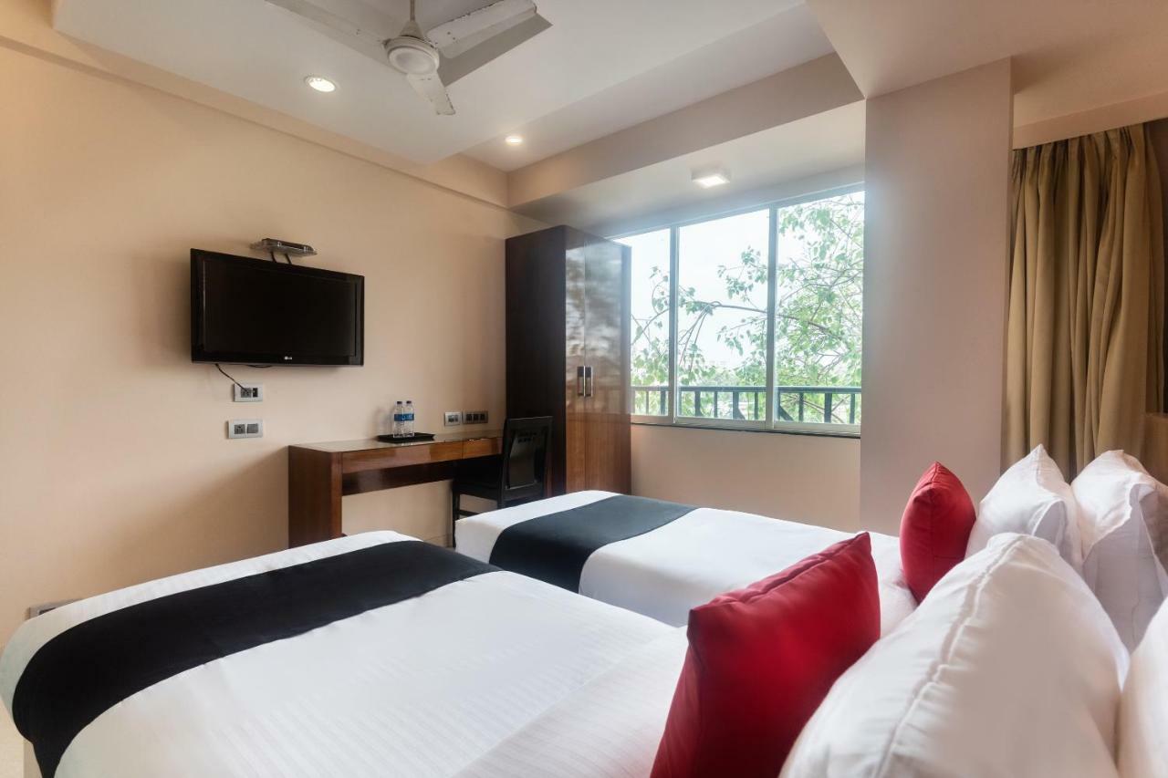 Capital O 44192 Elite Peak Hotel Bombaj